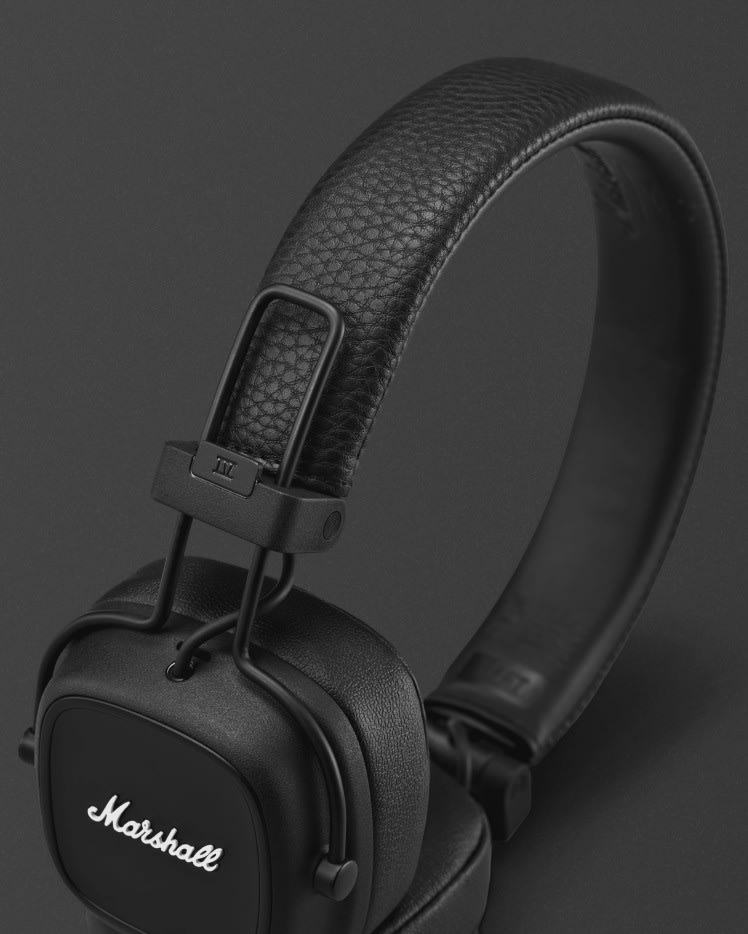 MAJOR IV black headphones from Marshall