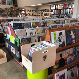 The record store End of an Ear localised in Texas.