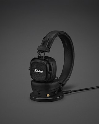 Marshall Major V Black On-Ear-Kopfhörer zum kabellosen Aufladen.
