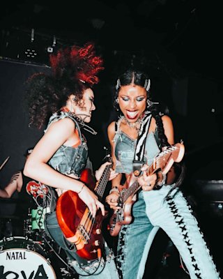 The Nova Twins playing together.