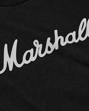 Una imagen ampliada de la camiseta con el guión de Marshall.
