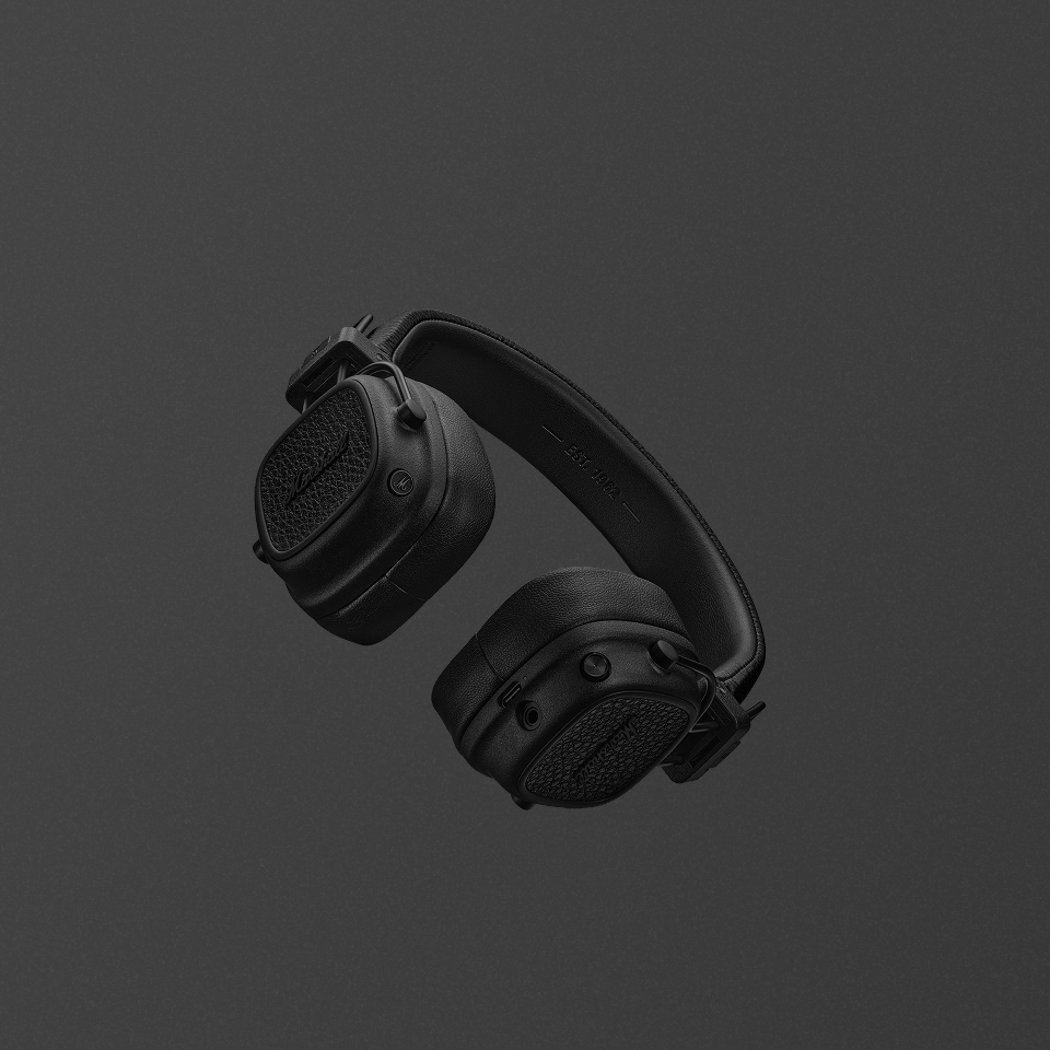 major-v-pitch_black-