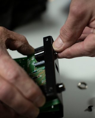 A close up view of the Marshall Shredmaster Vintage Reissue Pedal circuit board.