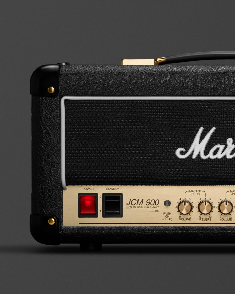 Lado izquierdo del panel frontal del Studio 900 Head