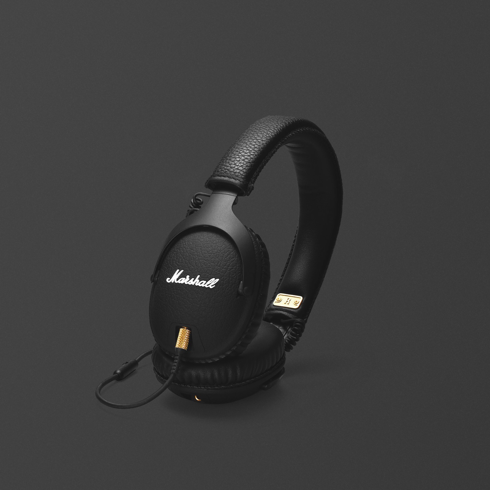 Monitor Black Over-ear headphones front view.