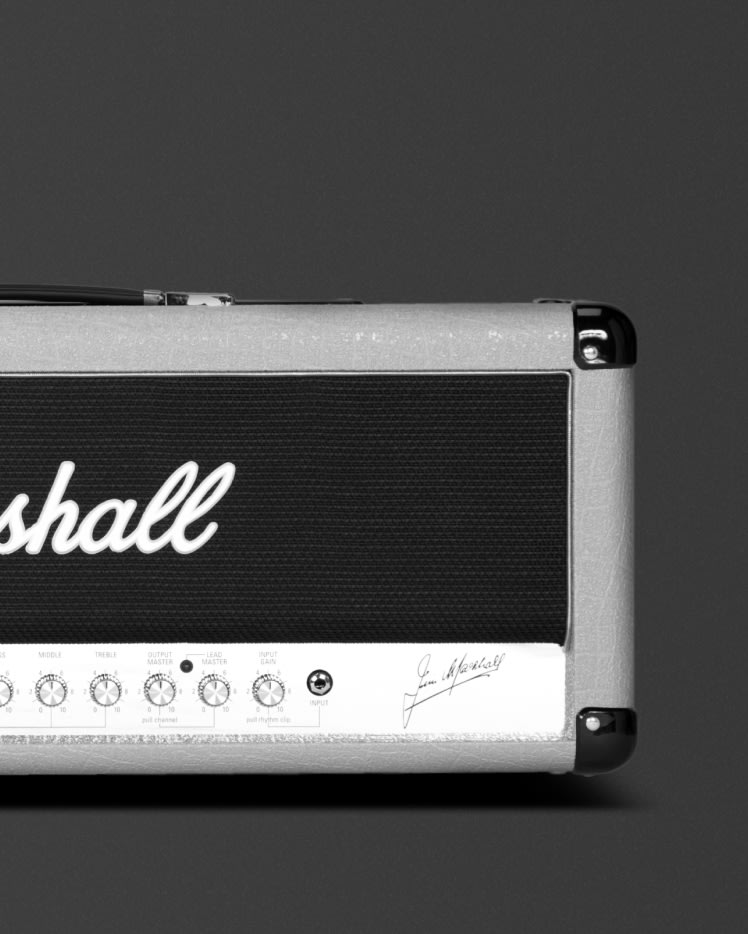 La mitad derecha del cabezal Marshall Silver Jubilee 2555X Vintage Reissue.