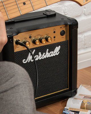 Marshall's MG10 Combo.