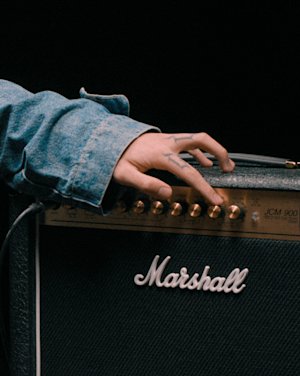 The Studio 900 Combo sound adjusted by a musician