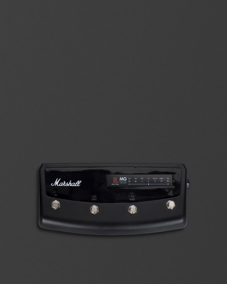 El PEDL-90008 es un interruptor de pie momentáneo de 4 vías.