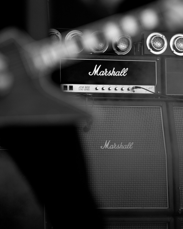 本格的なサウンドを求めるプレイヤーのためのキャビネット | Marshall.com