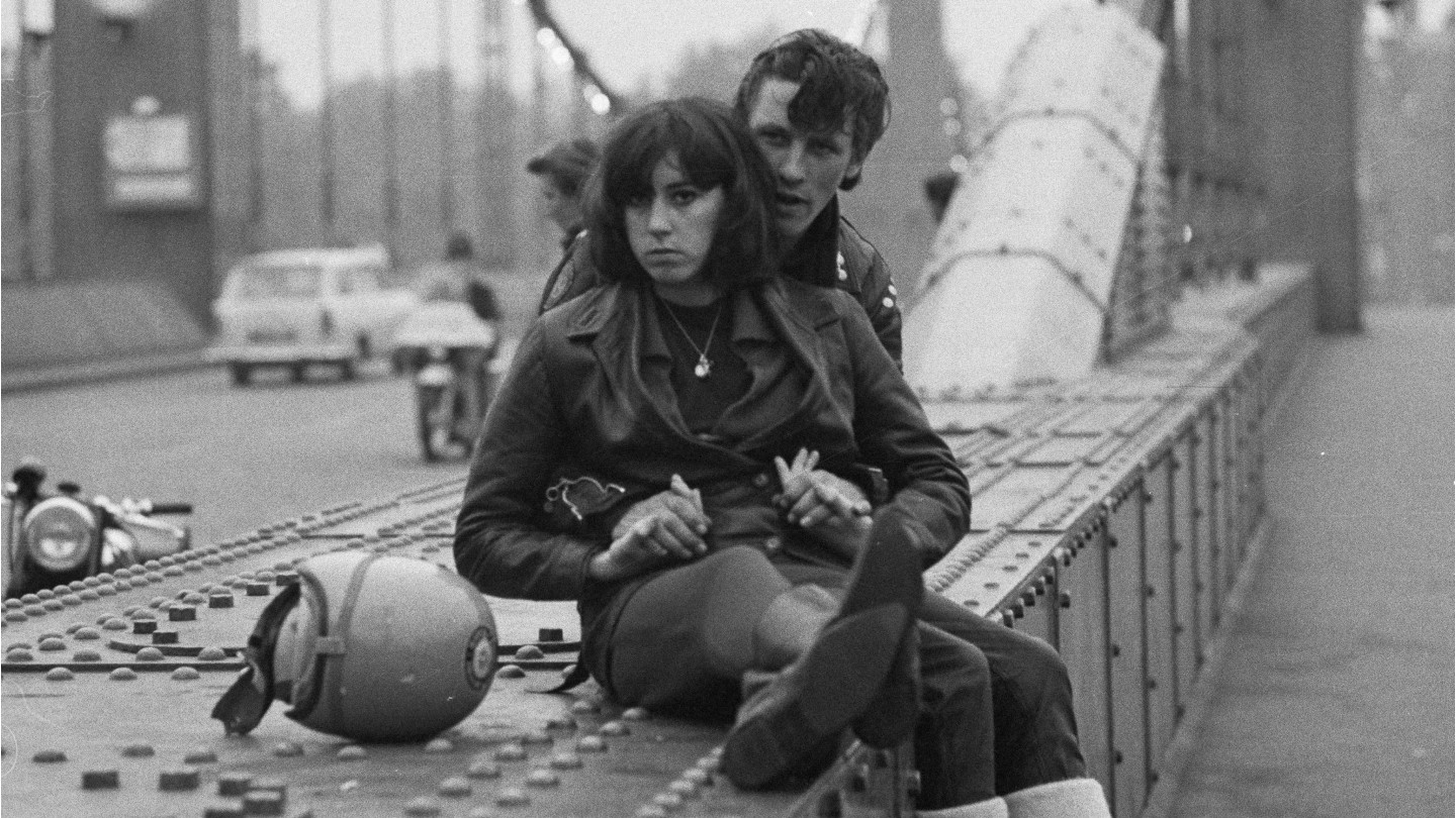 1964: THE MODS AND THE ROCKERS BATTLE ON BRIGHTON BEACH
