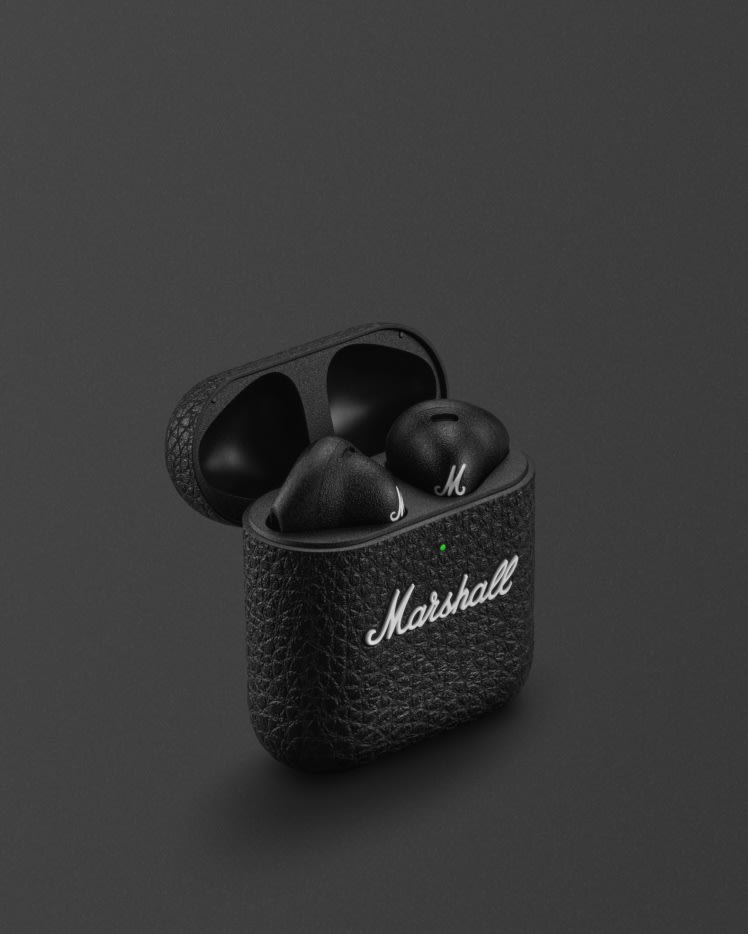 グレーを背景にしたMarshall Minor IV Blackワイヤレスイヤホン。
