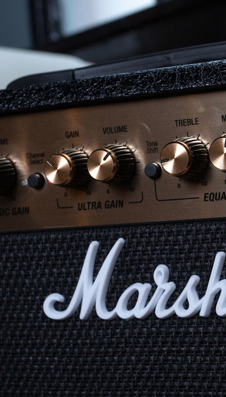 Tone: Clean, Crunch, or Distortion