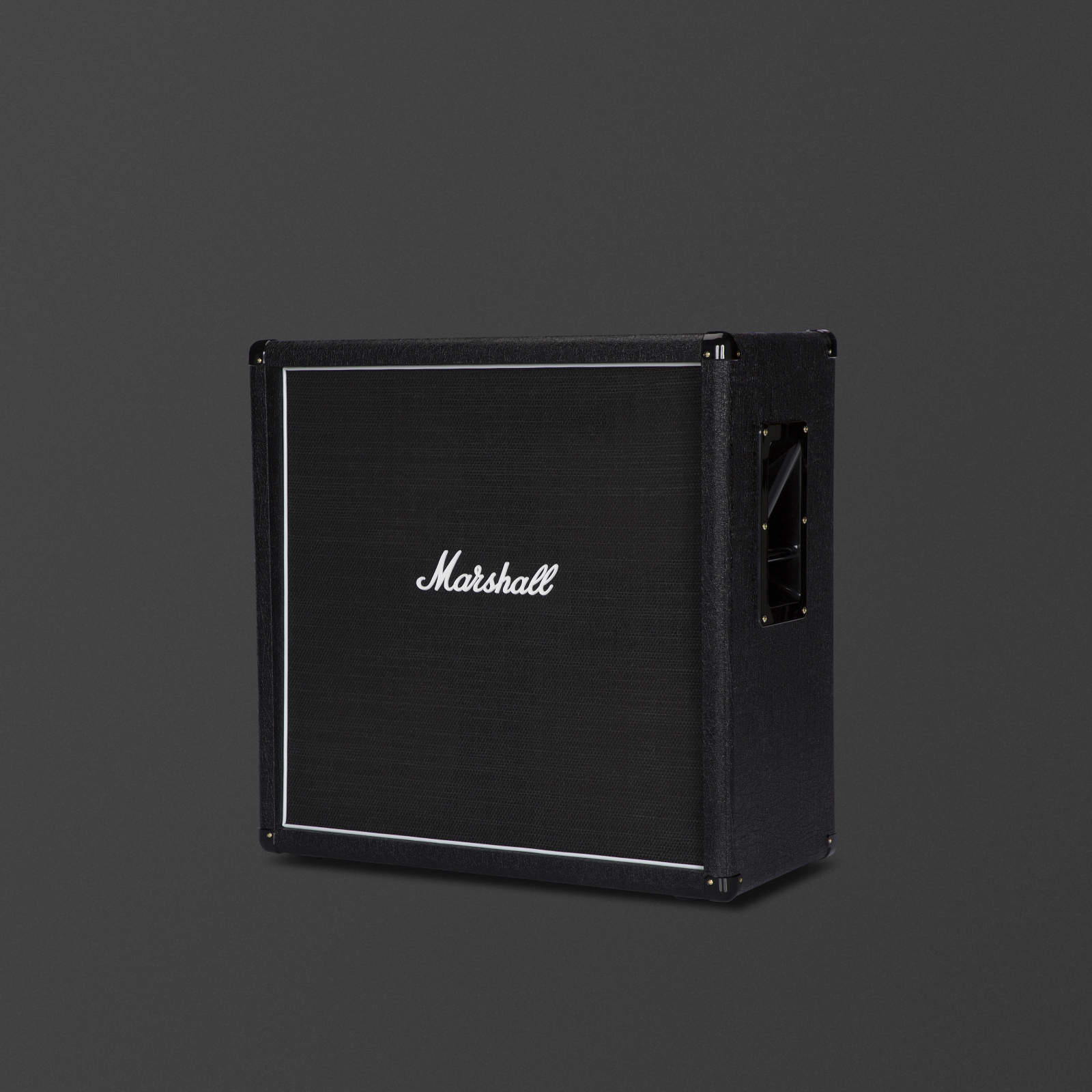 Una caja negra Marshall MX412B sobre un fondo gris oscuro.