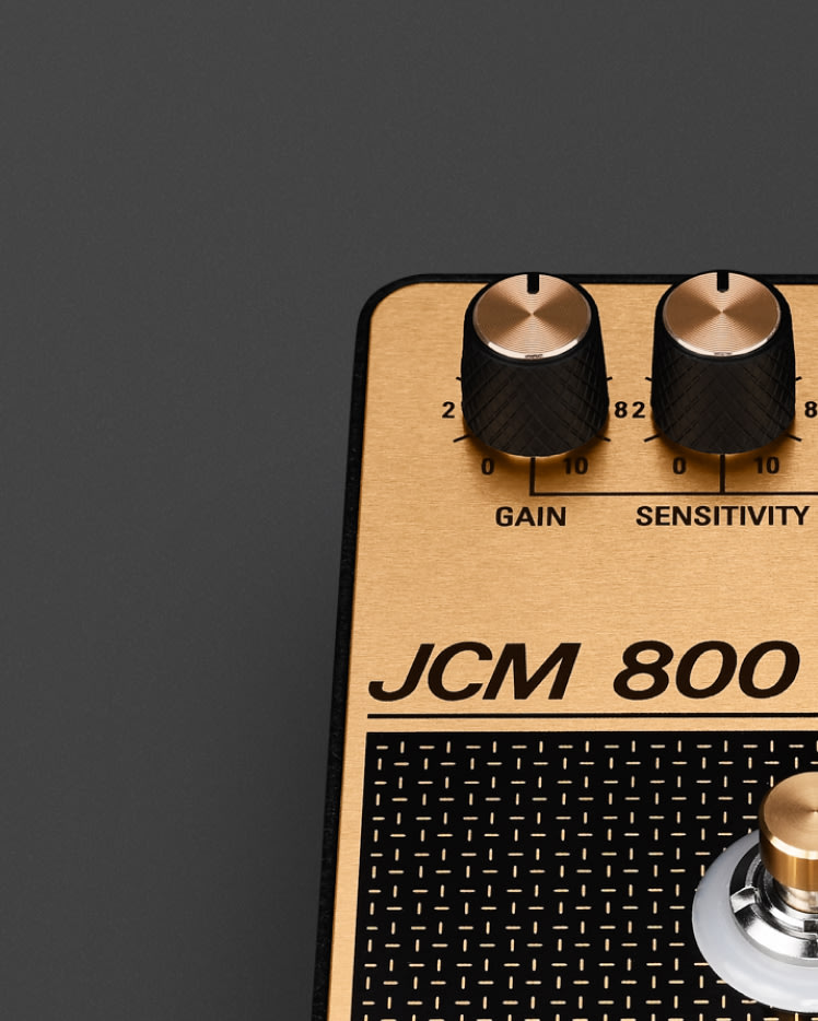 Los mandos de control de Ganancia y Sensibilidad del pedal Marshall JCM800 Overdrive.