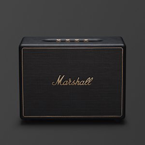 Imagen frontal del altavoz Woburn Multi-Room de Marshall.