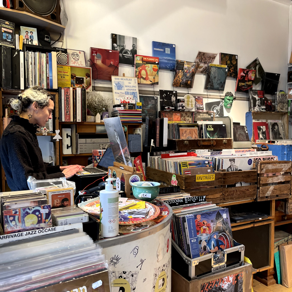 The record store 'Balades Sonores' localised in Paris.