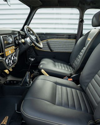 Front two seats of the Mini Remastered Marshall Edition.