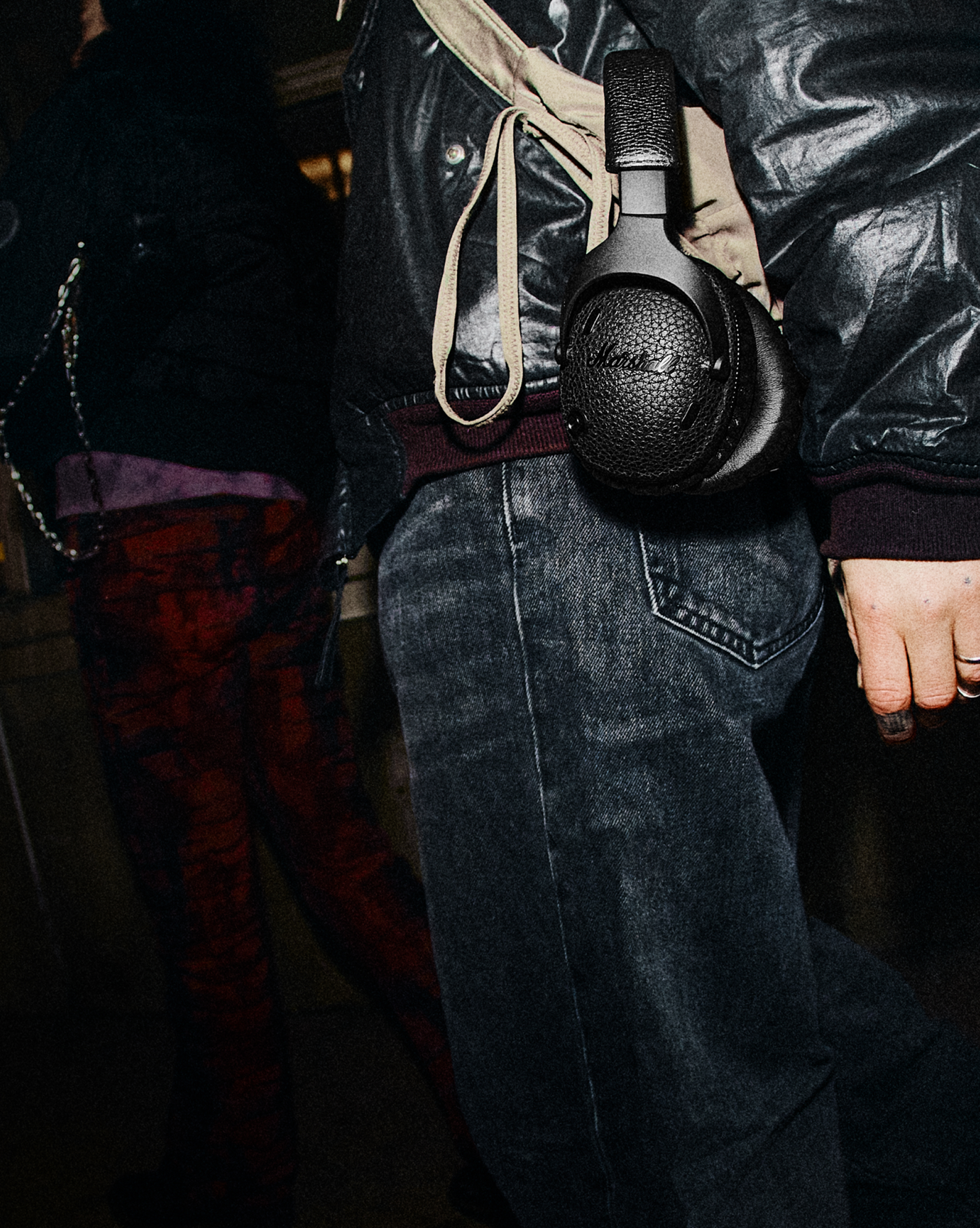 over_ear_mobile.jpg?w=2400&fm=
