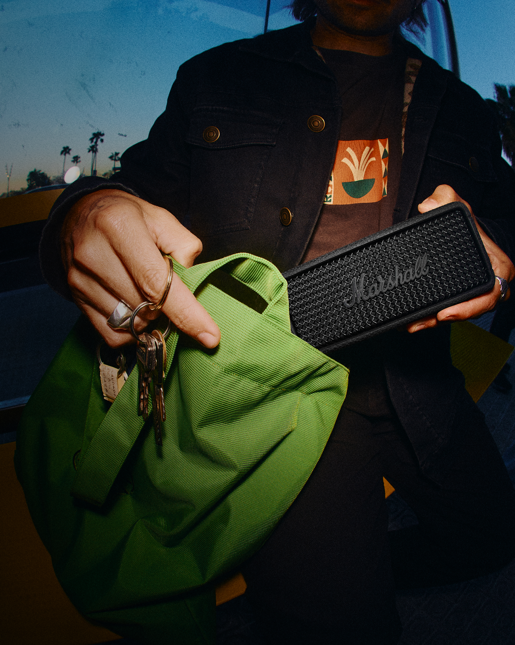 ポータブルスピーカーでパワフルな音をどこへでも | Marshall.com