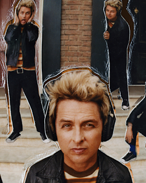 Billie Joe Armstrong écoutant de la musique sur son Marshall Monitor III A.N.C. avec logo doré