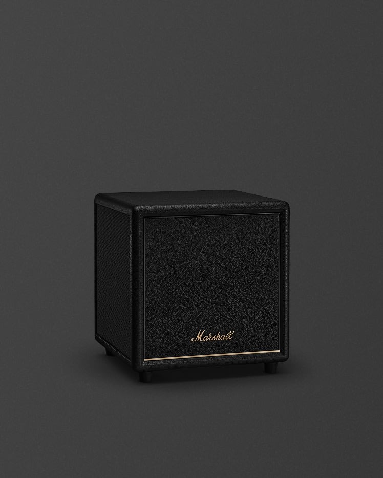 Marshall Heston Sub 200 Black, placed against a dark gray background.
