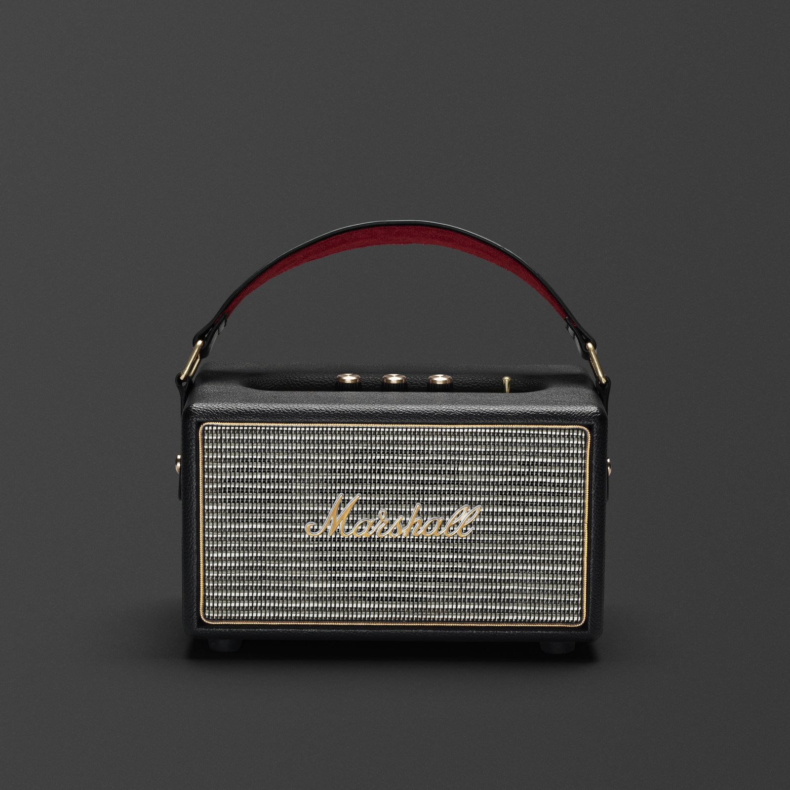 Vista frontal del altavoz Kilburn Black.