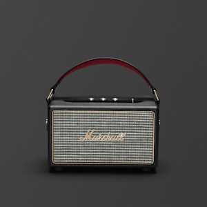 Vista frontal del altavoz Kilburn Black.
