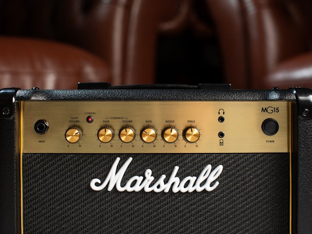 Marshall MG15 GOLD Marshall MG15CF Gold Guitar Practice Amp with 