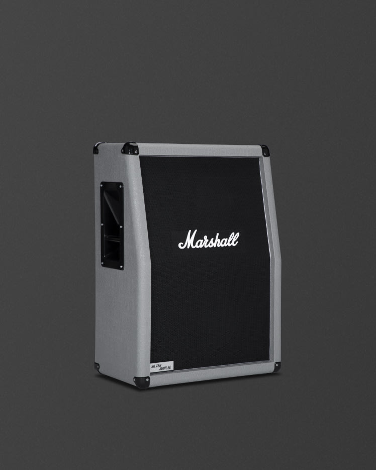 Caja MX412B de Marshall vista de lado, sobre fondo gris oscuro.