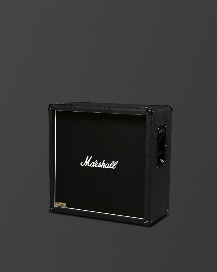 Marshall's 1960BV cabinet in vintage style.
