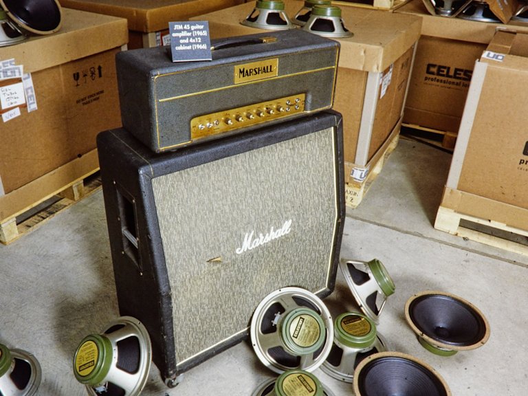 Imagen de un amplificador Marshall y partes del amplificador Marshall