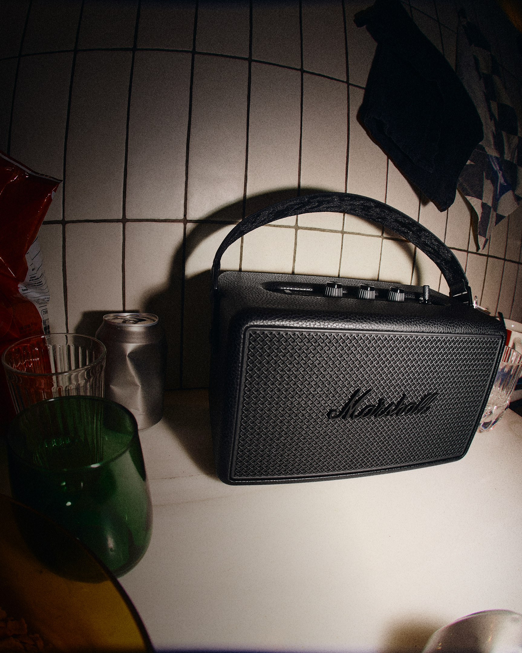 Bluetoothスピーカーを圧巻のサウンドで | Marshall.com