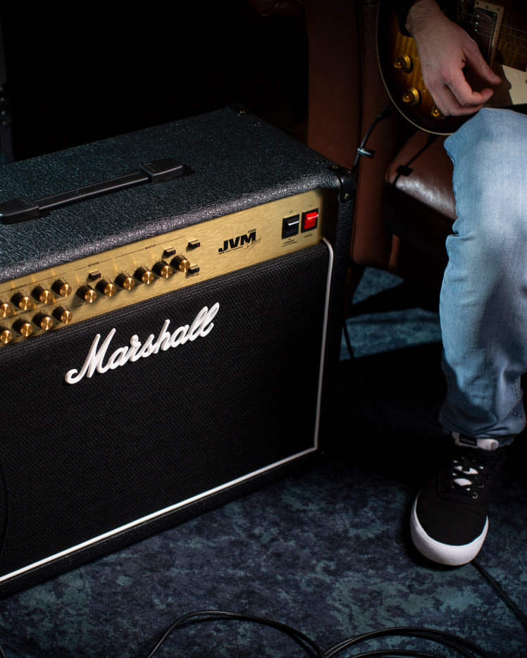 Marshall JVM210C en el estudio