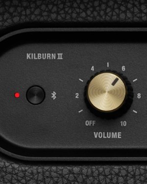 Kilburn II speaker seen from above, zoomed in on the the Bluetooth button and the Bluetooth LED indicator.