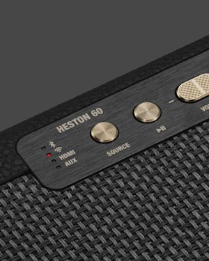 El botón de fuente se encuentra en la esquina izquierda del panel de control, en la parte superior de la barra de sonido Marshall Heston 60 TV.