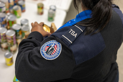 Donation Store 11-12-25 (4 of 5)