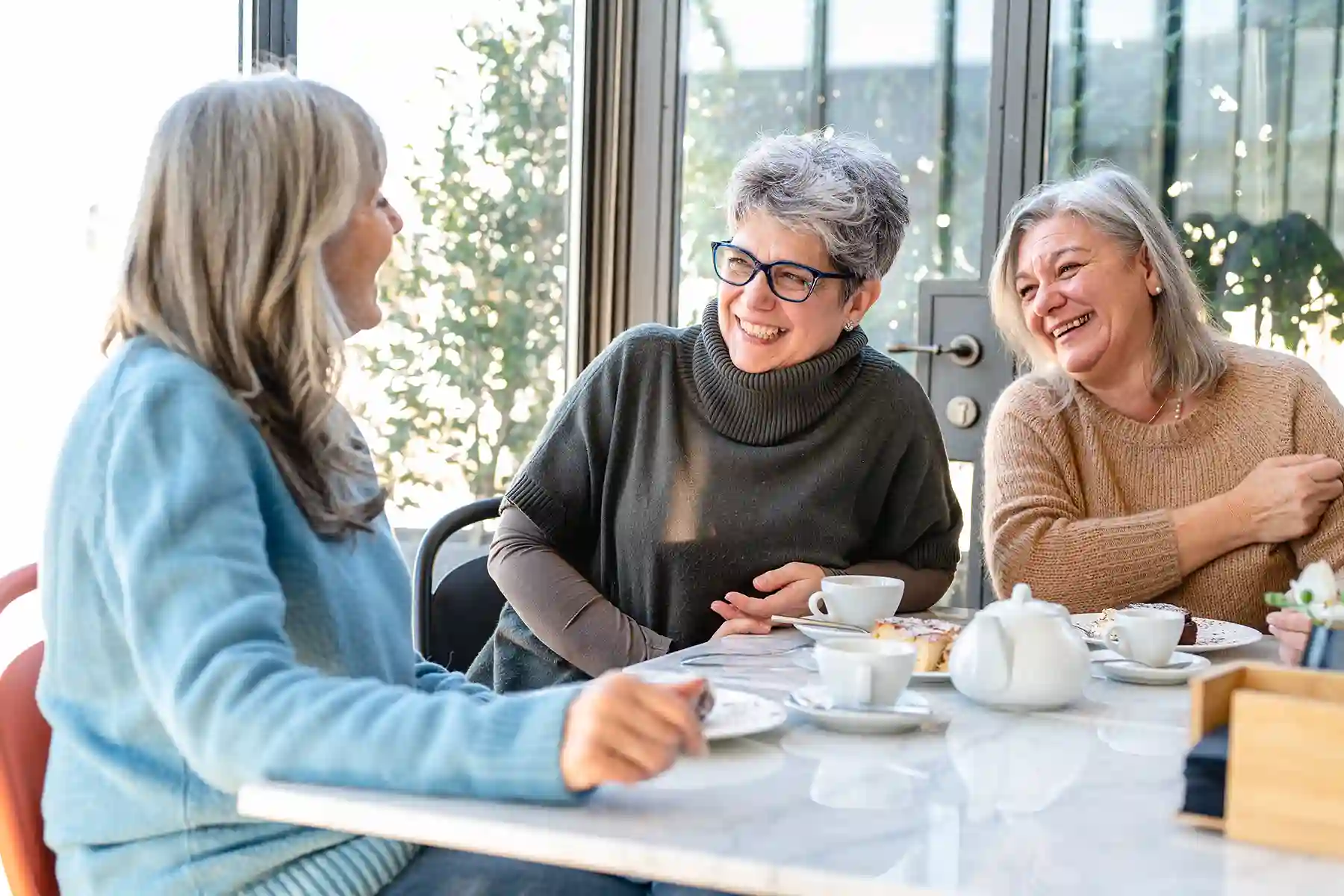women having a discussion