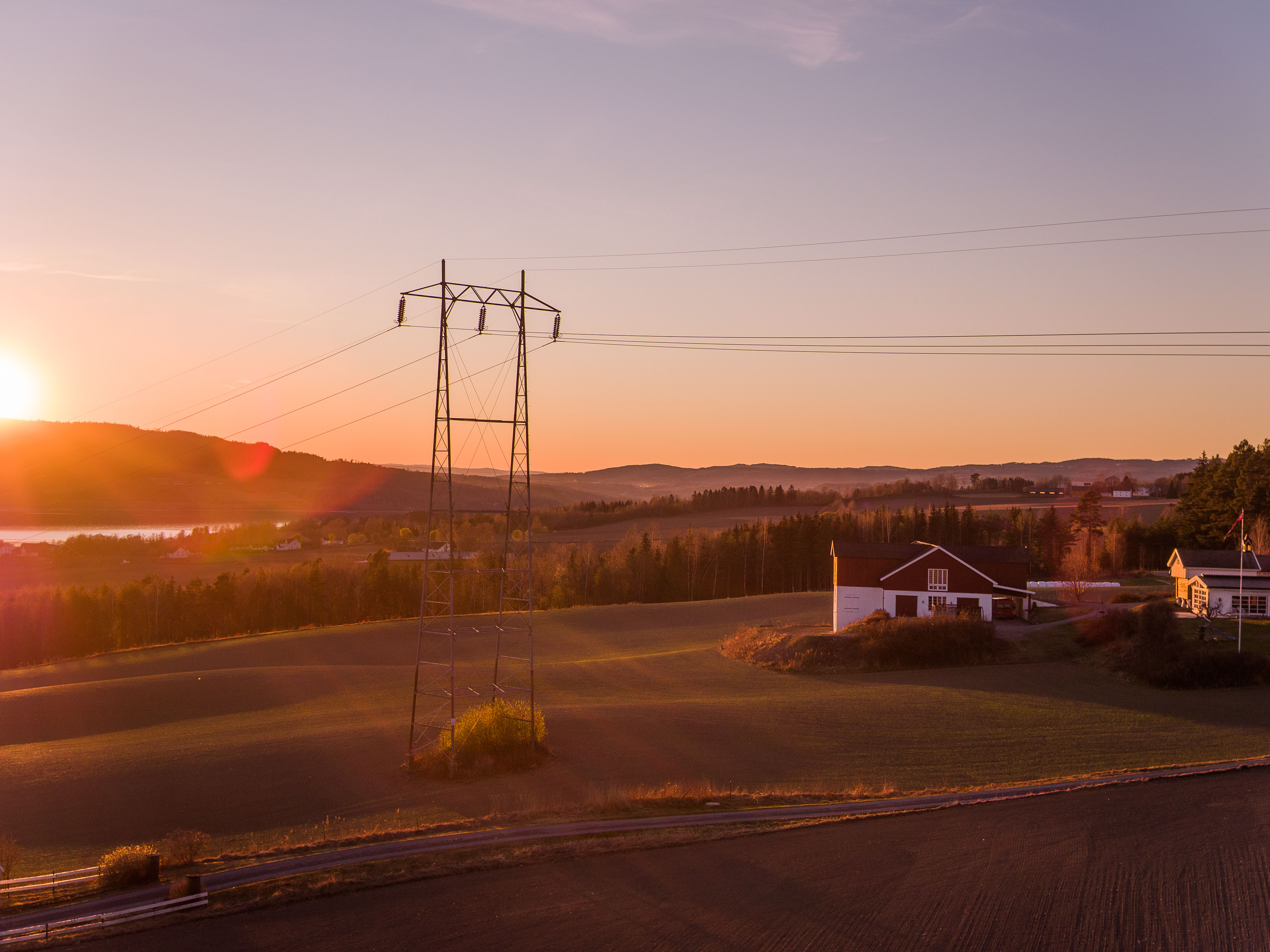 Mast i solnedgang