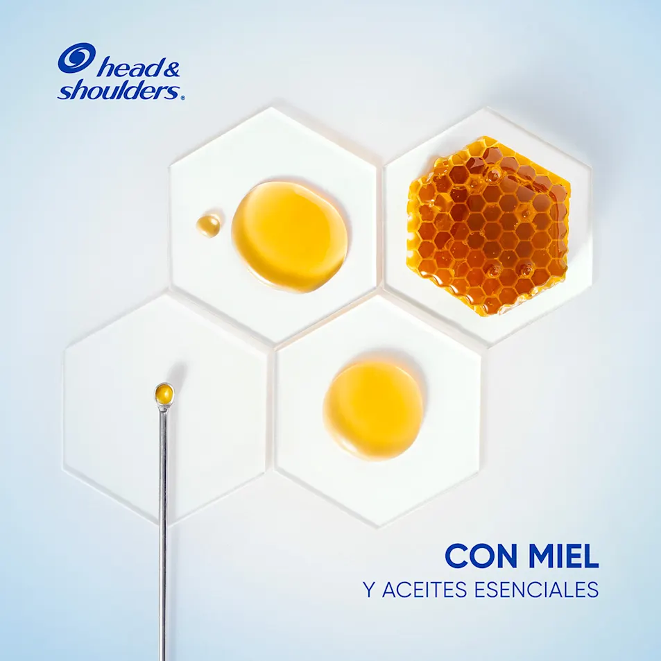 Head & Shoulders ha desarrollado la fórmula más nutritiva de su portafolio que nutre, retiene la hidratación y elimina la caspa del cuero cabelludo seco. Head & Shoulders ha desarrollado la fórmula más nutritiva de su portafolio que nutre, retiene la hidratación y elimina la caspa del cuero cabelludo seco.
