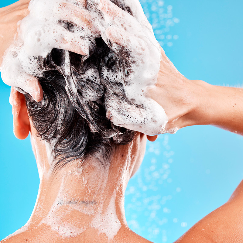 Los shampoos Head and Shoulders control caspa son los suficientemente suaves para usarlos a diario.