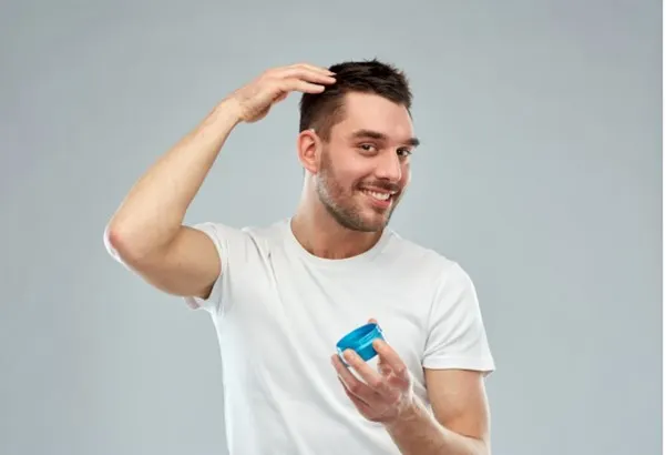 can applying hair gel cause dandruff