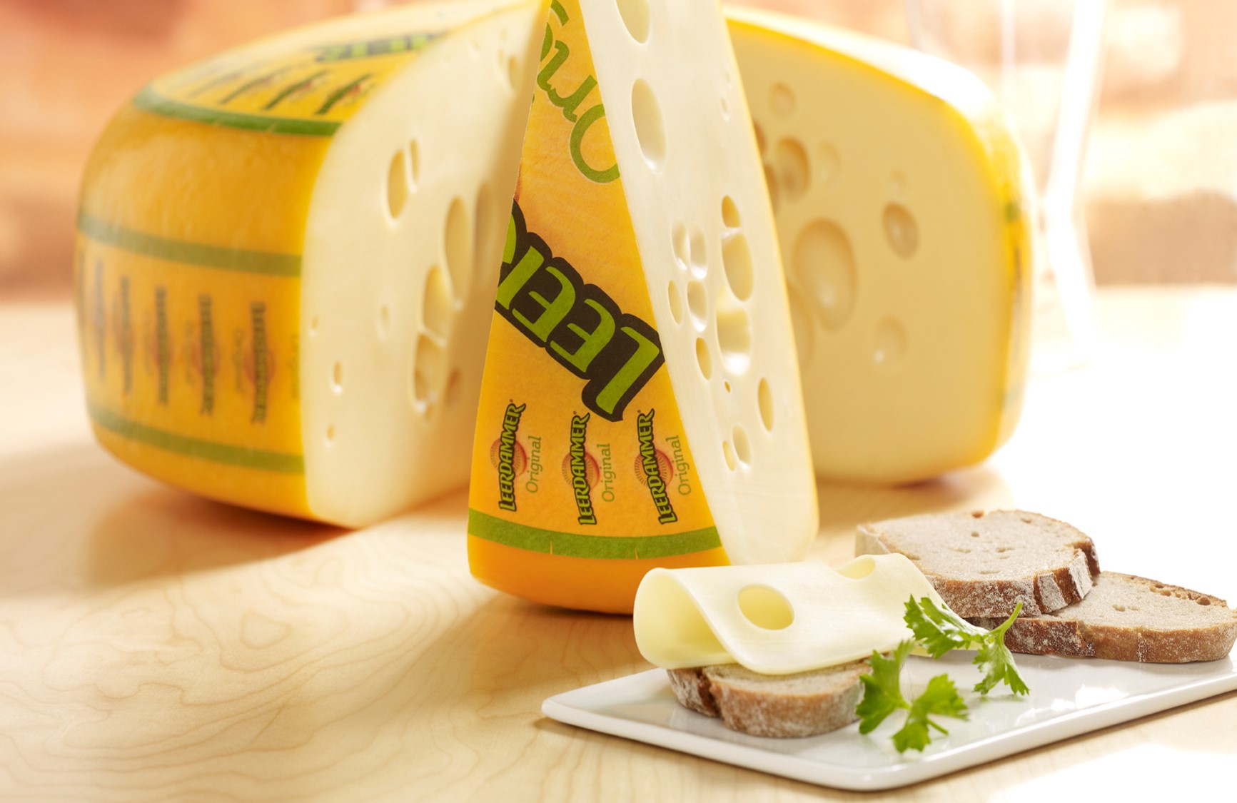 Beautyshot ruota blocco fetta Leerdammer