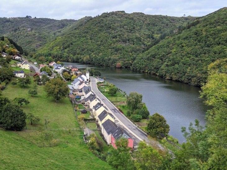 A small town and river on the border between Luxembourg and Germany