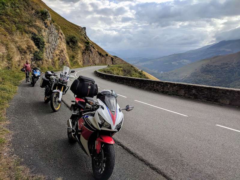 motorbikes mountain pass spain