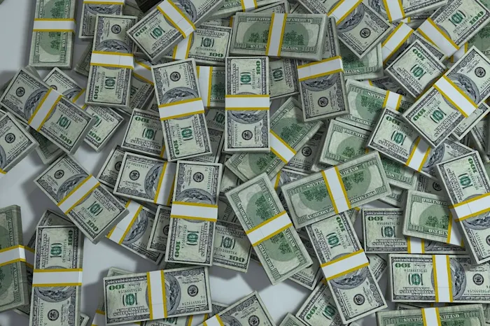 The Truth About Warren Buffett’s Record Cash Pile — And What It Means for You