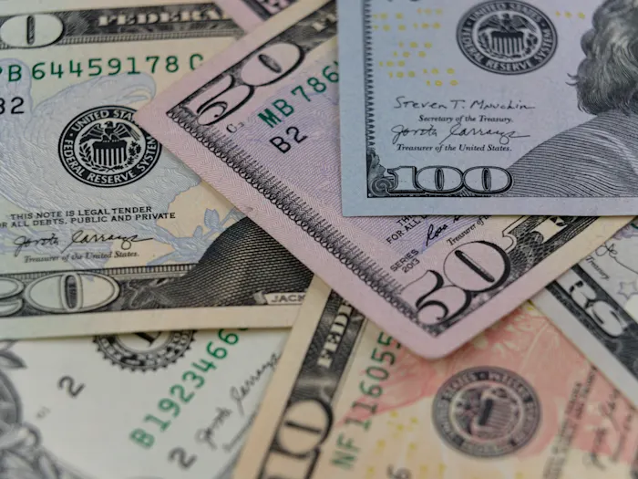 How to Invest Money: A Beginner's Guide to Growing Your Wealth the Smart Way