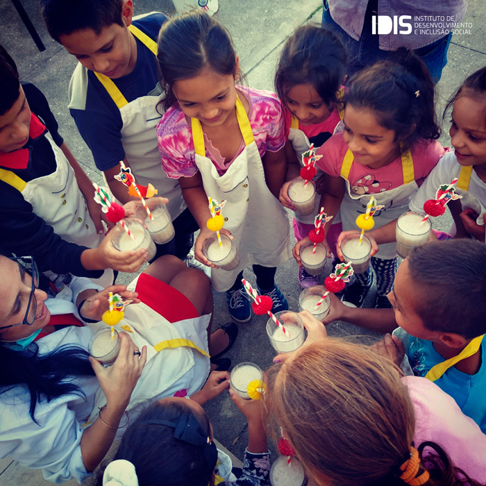 A formar consciências para um Mundo Melhor.