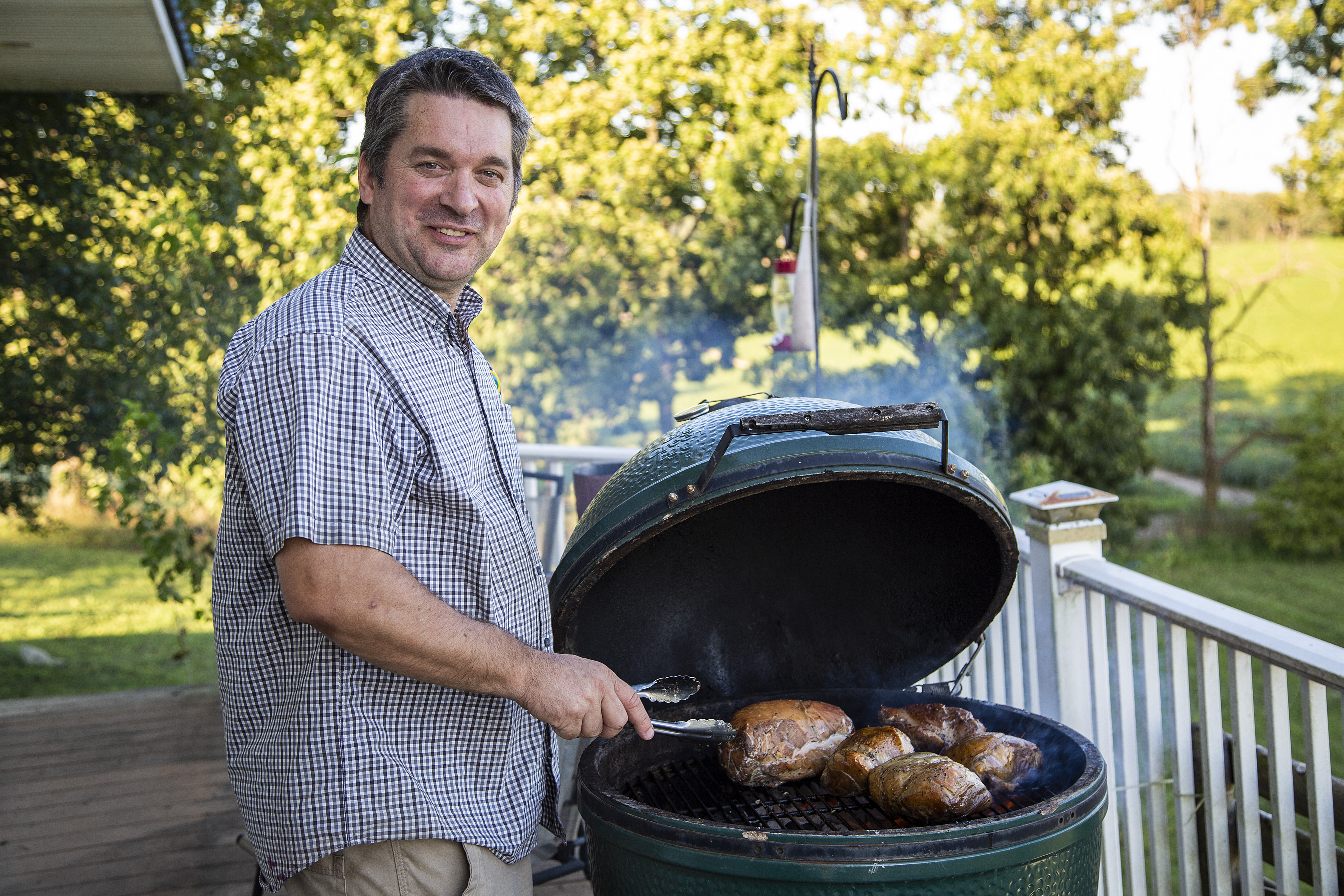 Greg Gunthorp grilling turkey