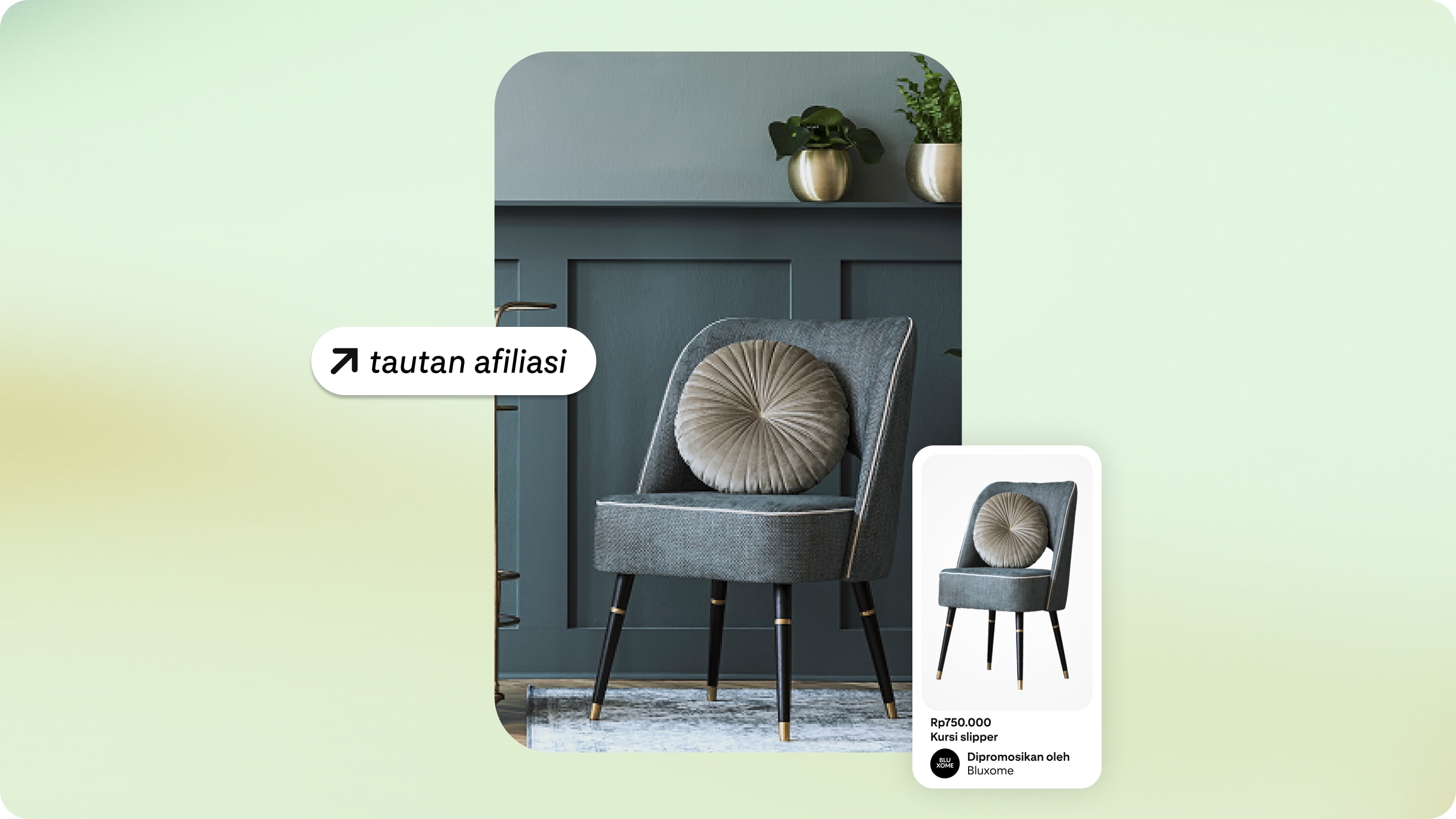 Gambar kursi abu-abu dengan bantal bundar besar di depan pagar kursi abu-abu gelap yang menampung dua tanaman dalam pot emas. "Tautan afiliasi" ditampilkan dalam gelembung teks di tengah kiri. Gambar halaman produk kursi ada di kanan bawah.
